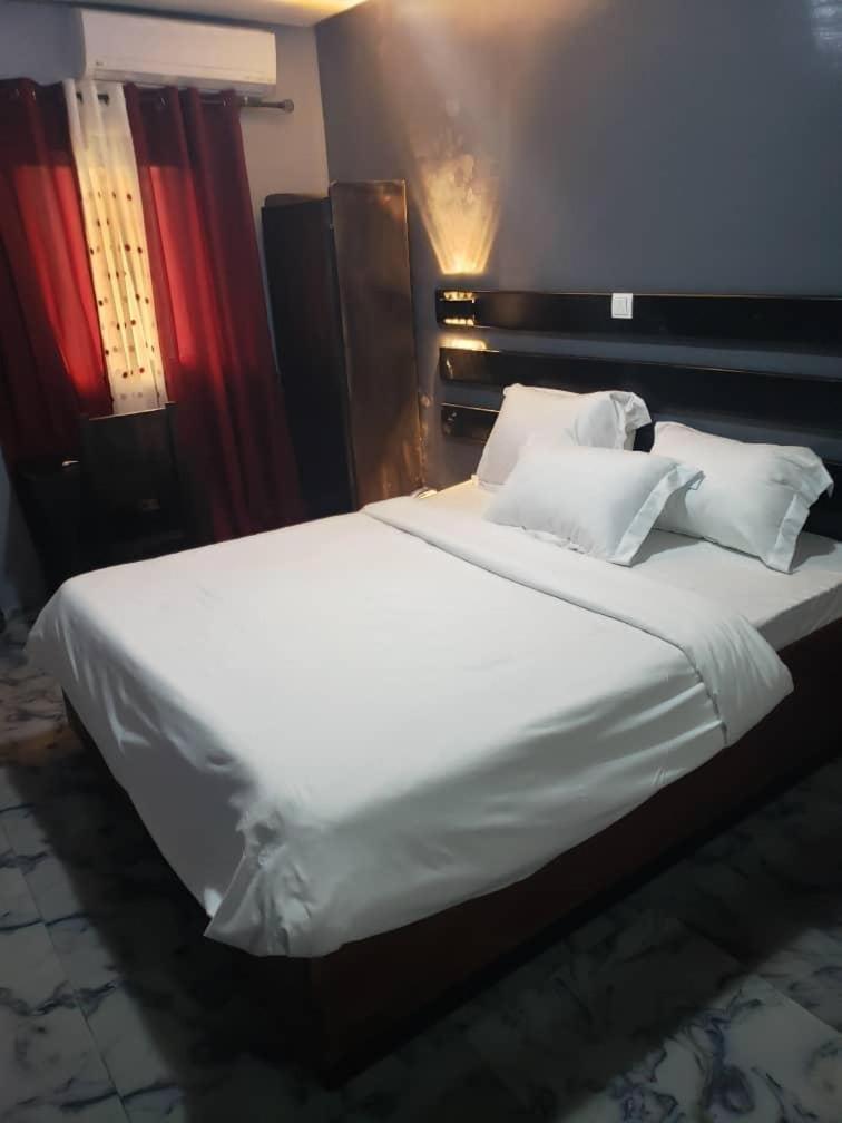 Sunrise Center Bonapriso 111 Hotel Douala Exterior foto