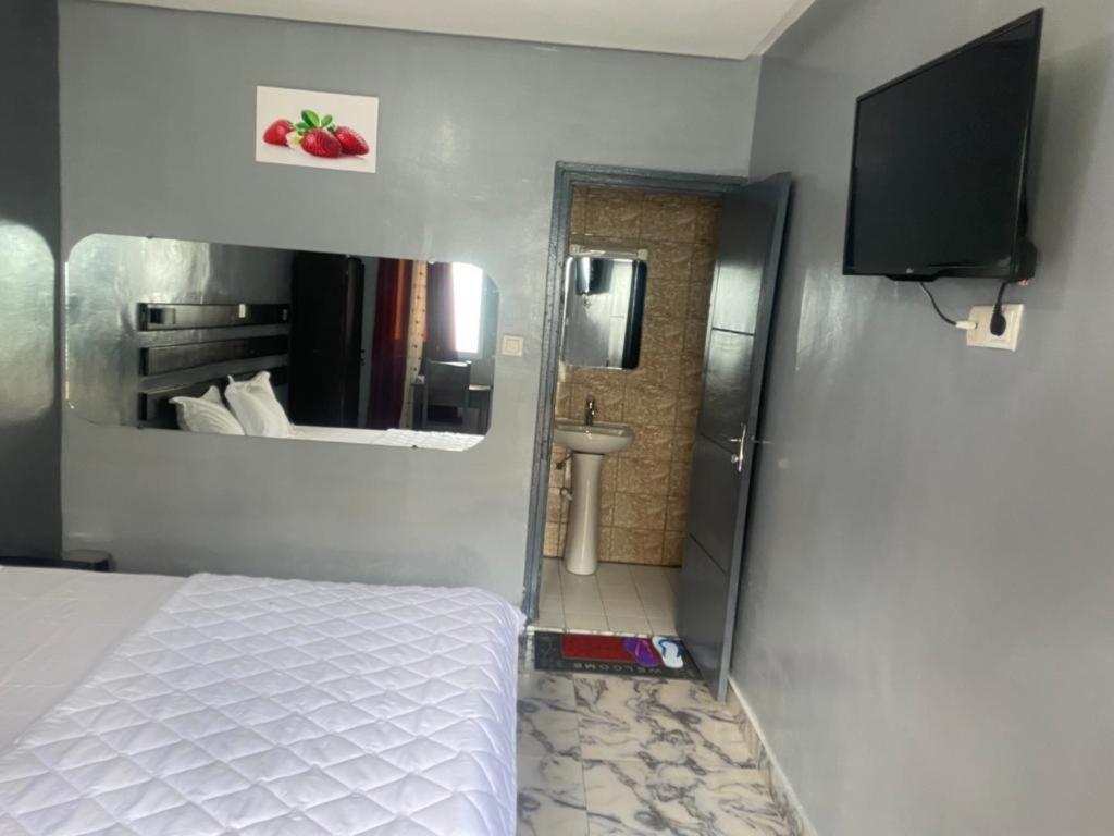 Sunrise Center Bonapriso 111 Hotel Douala Exterior foto